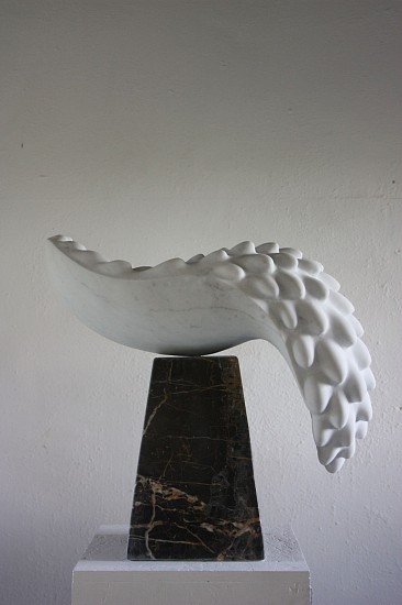 WILLIAM PEERS, Menura
Carrara marble