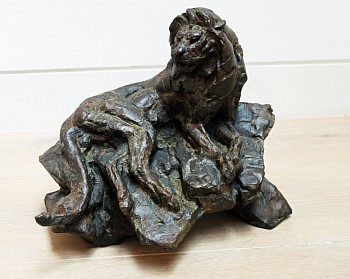 s369 resting lion ii maquette