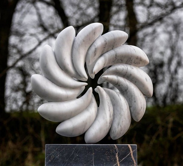 WILLIAM PEERS, Sesillo
Carrara marble