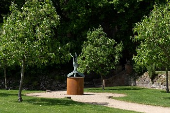 Fallen angel, Beezy Bailey