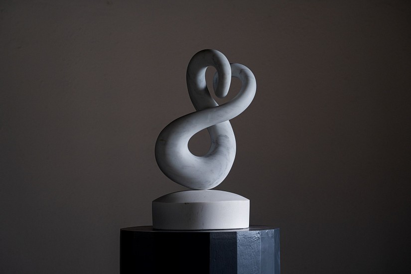 WILLIAM PEERS, Zenasami
Carrara marble