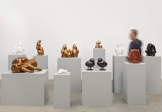 Brett Murray, Artist portrait with sculptures (c) Mike Hall MR (3)