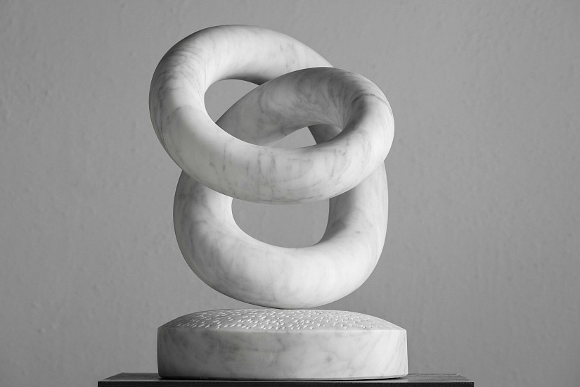 WILLIAM PEERS, Fahn
Carrara marble