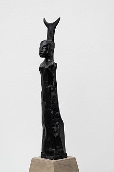 D Bell, 4 pillars dancing South, ed of 12, bronze, 47 x 8 cm HR (c) Damian Griffiths (3)
